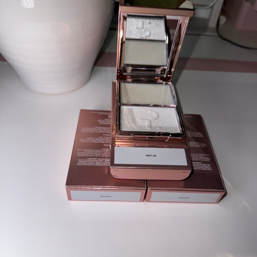 Patrick Ta Double-Take Crème & Powder Blush - My Love
Bundle of 3